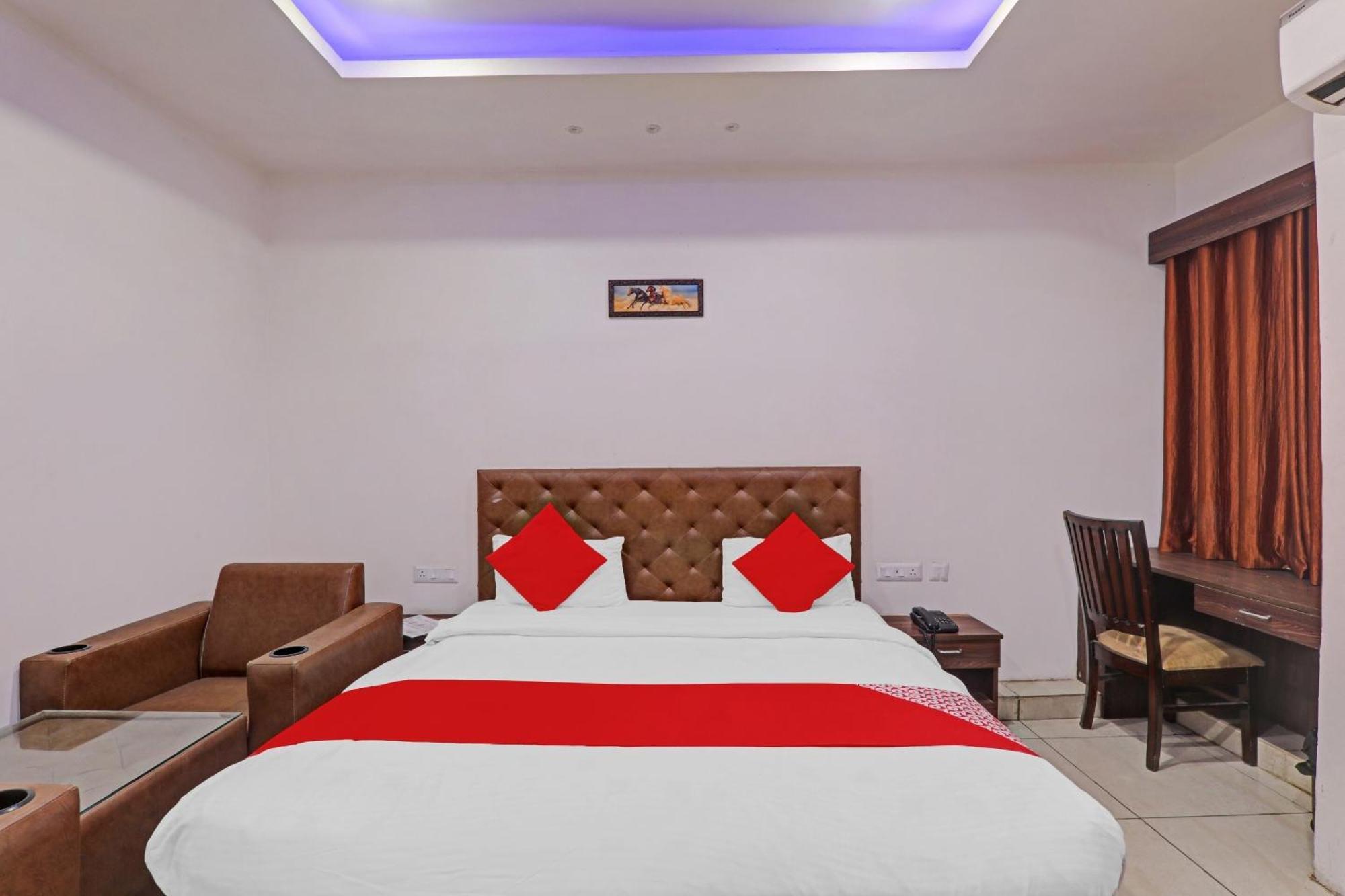 Super Hotel O Satya Shiv Inn Banthra Sikandarpur Exterior foto