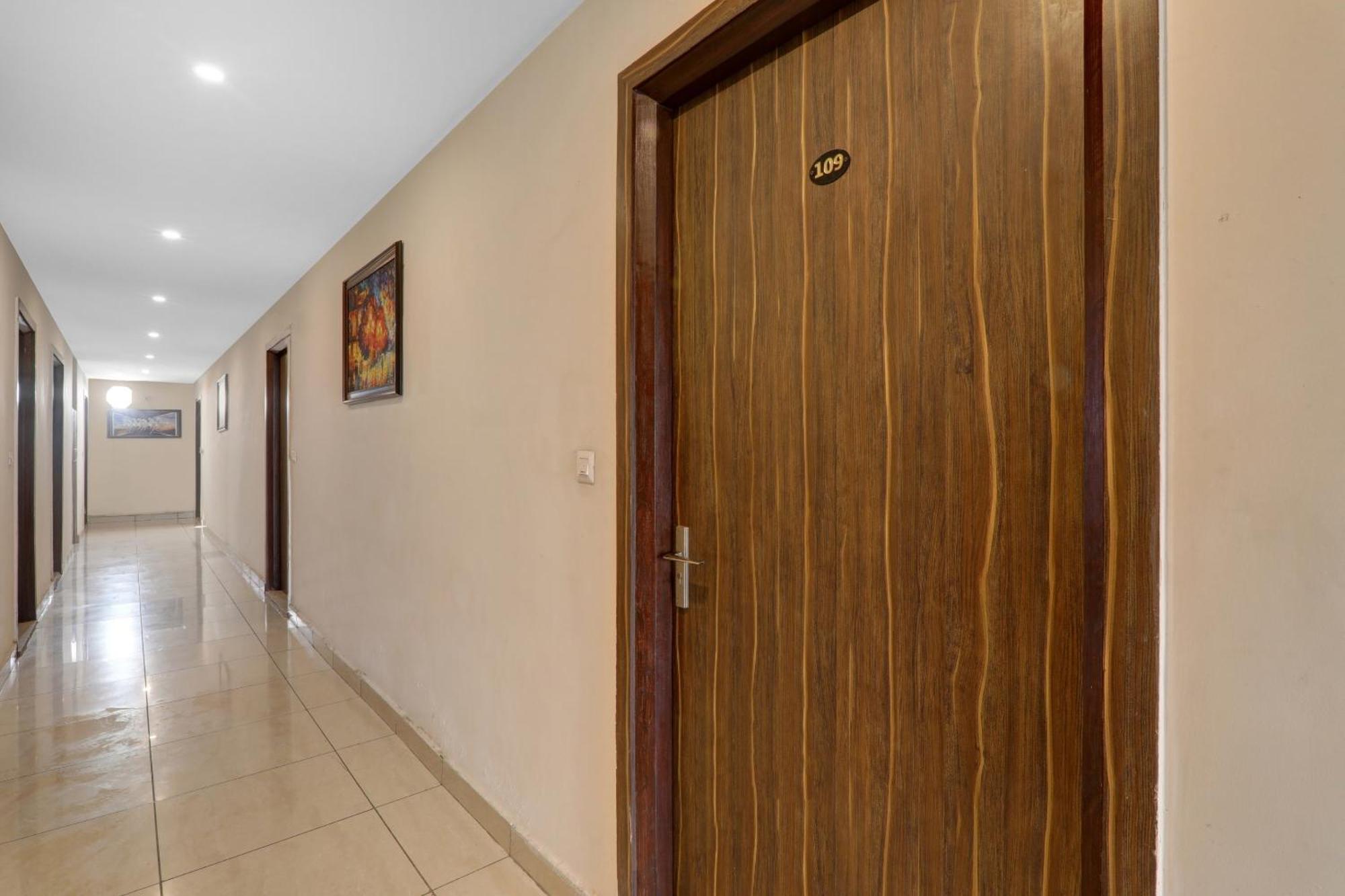 Super Hotel O Satya Shiv Inn Banthra Sikandarpur Exterior foto